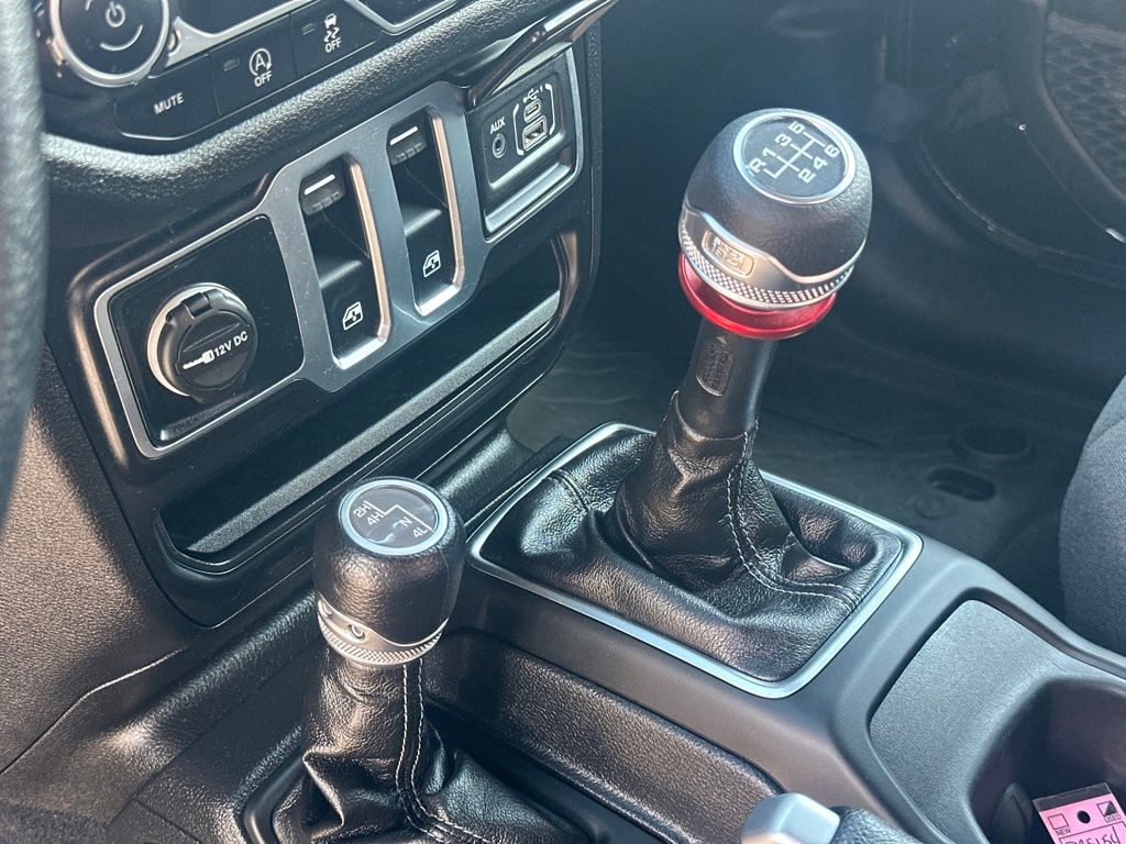 Used 2025 Jeep Wrangler SUV
