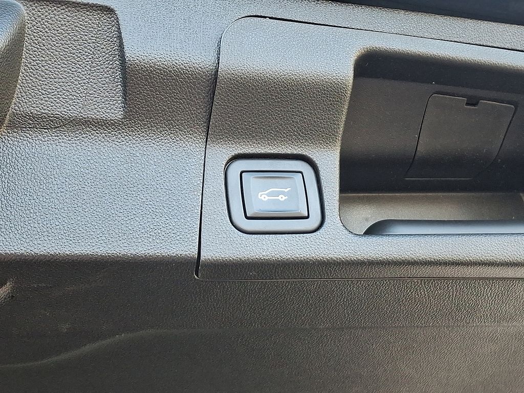 Thumbnail: 2022 GMC Acadia - 32