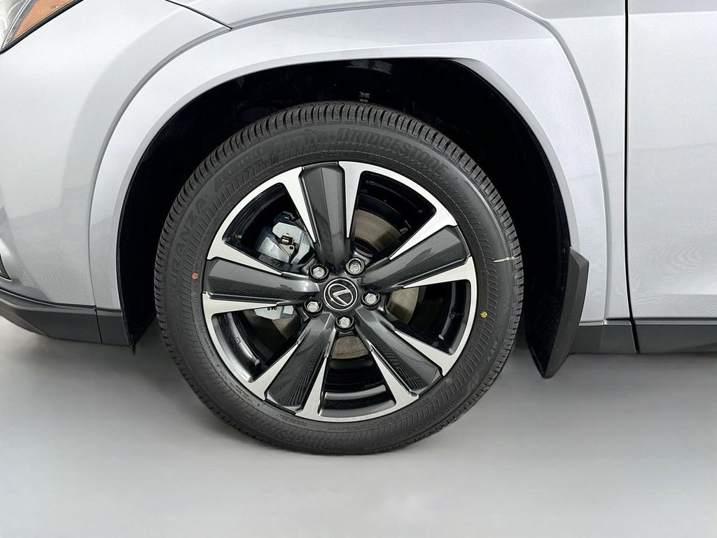 Thumbnail: 2025 Lexus UX - 23