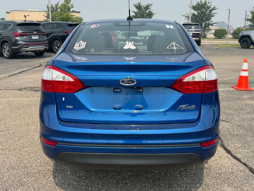 Certified Used 2019 Lightning Blue Metallic Ford SE image 4