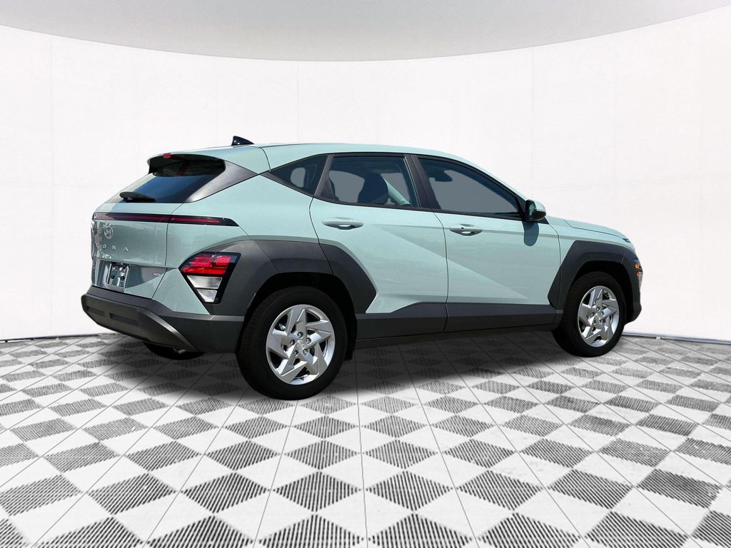 2025 Hyundai Kona SE 8