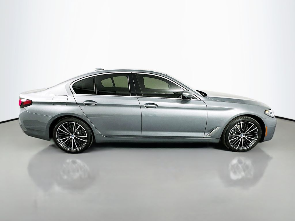 Thumbnail: 2023 BMW 5 Series - 4