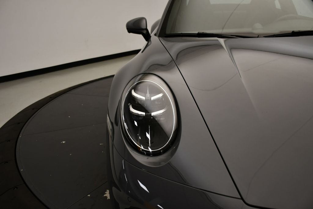 Thumbnail: 2025 Porsche 911 - 15