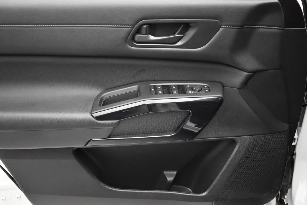 Thumbnail: 2025 Nissan Pathfinder - 10