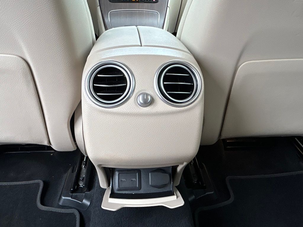 Used 2022  Mercedes-Benz GLC 300 image 49