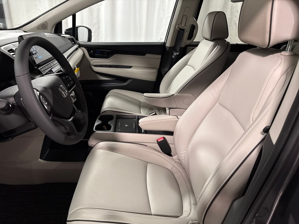 new 2026 Honda Odyssey car, priced at $48,990