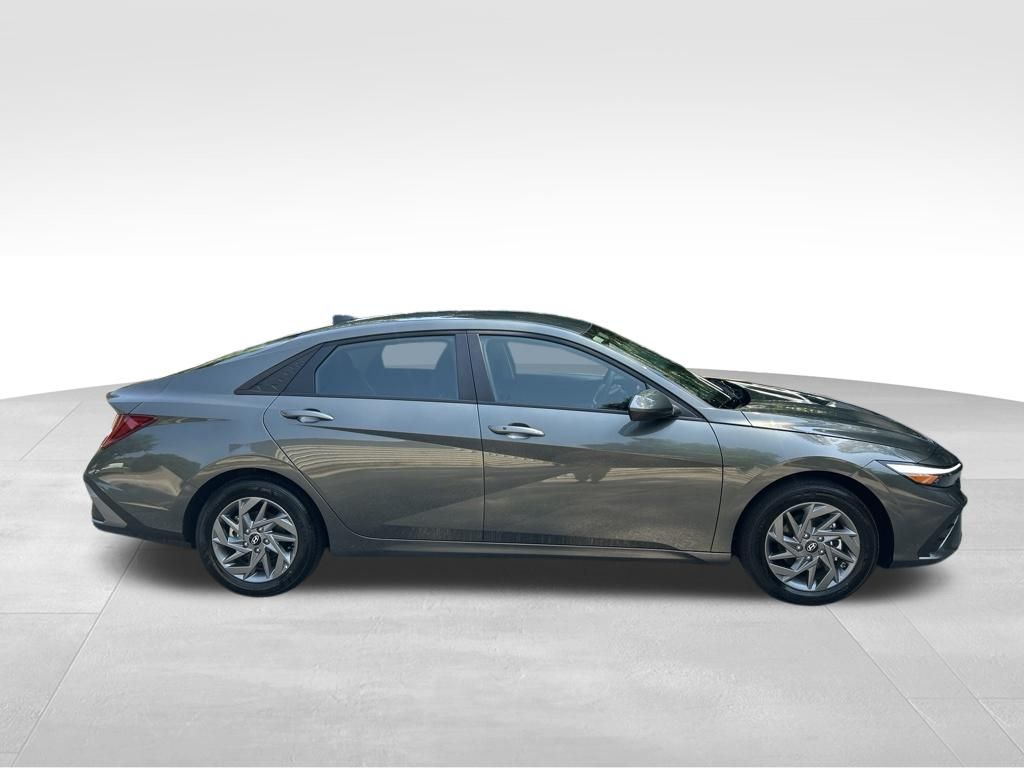 Certified Used 2026 Gray Hyundai Blue image 7