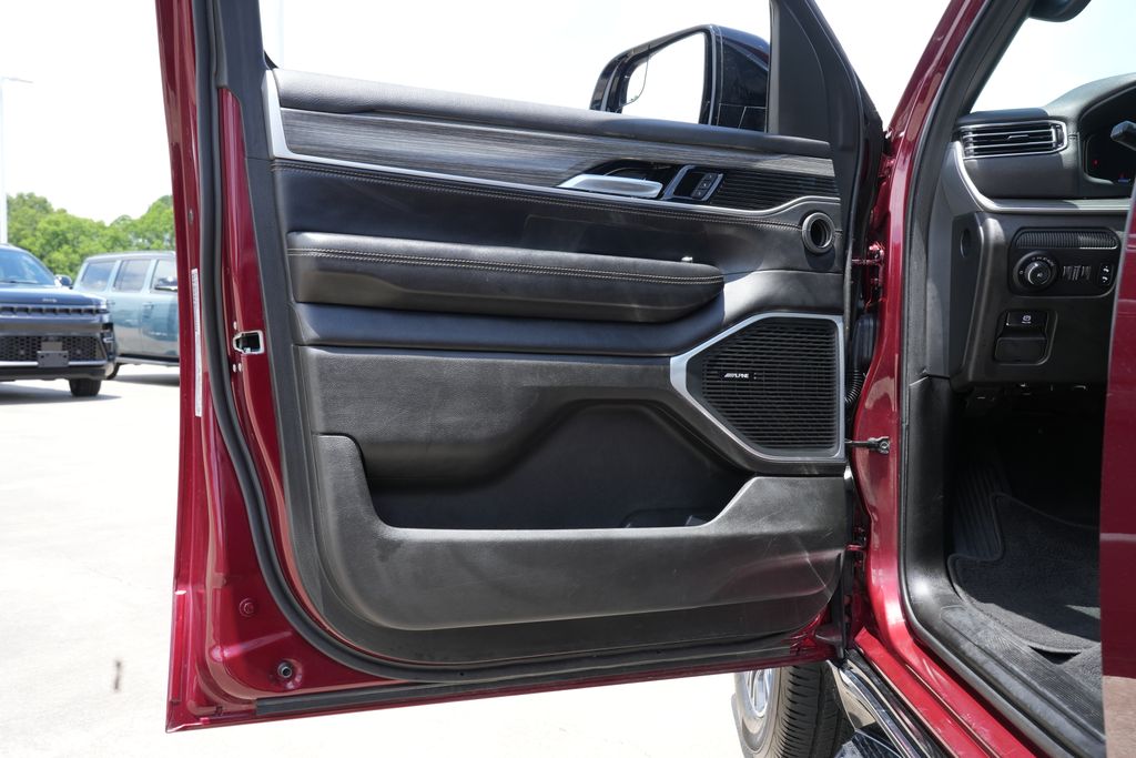 2024 Jeep Wagoneer Series II Red at River Oaks CDJR