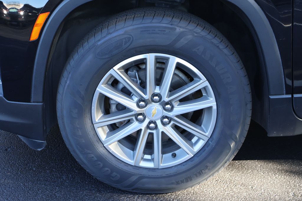 Thumbnail: 2023 Chevrolet Traverse - 13