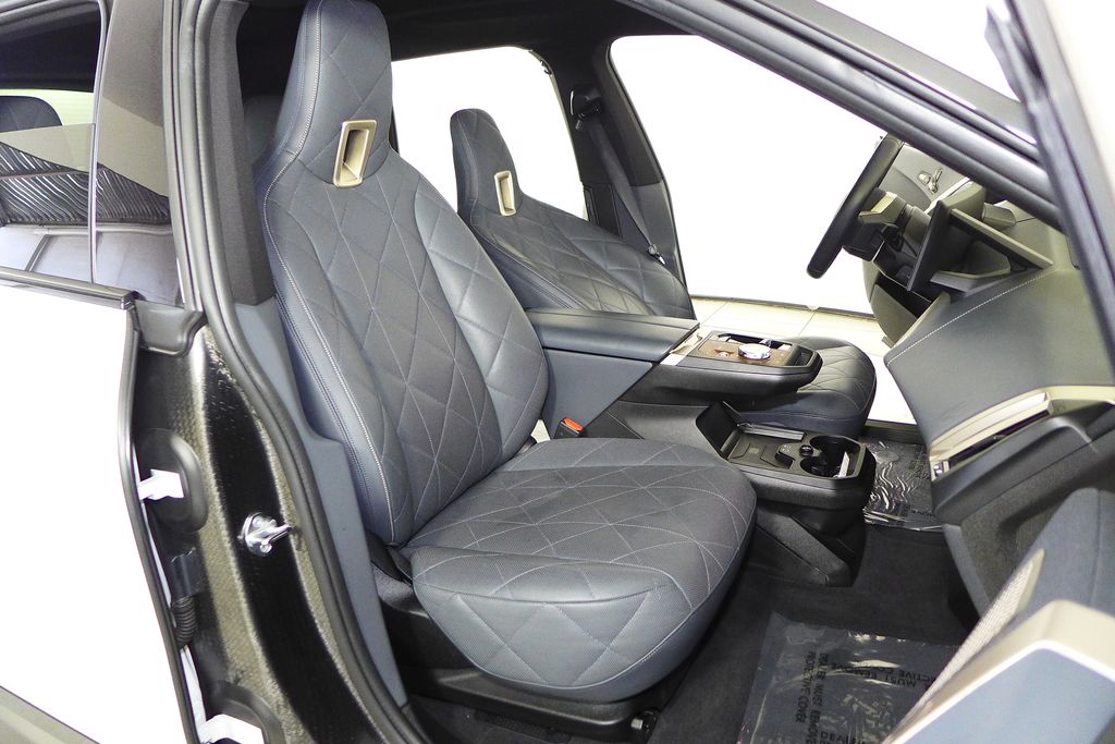 Thumbnail: 2023 BMW iX - 18