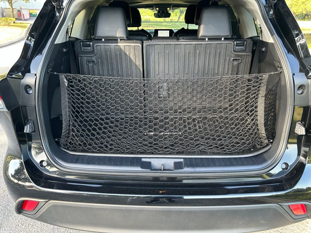 2023 Toyota Highlander XLE 10