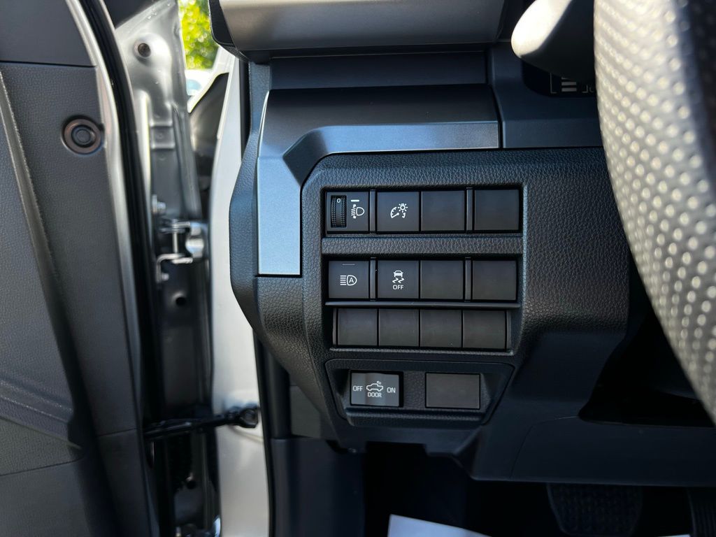 2025 Toyota Tacoma SR5 Double Cab photo 21