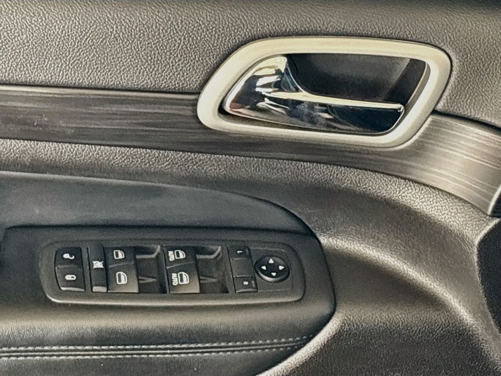 Thumbnail: 2021 Jeep Grand Cherokee - 22