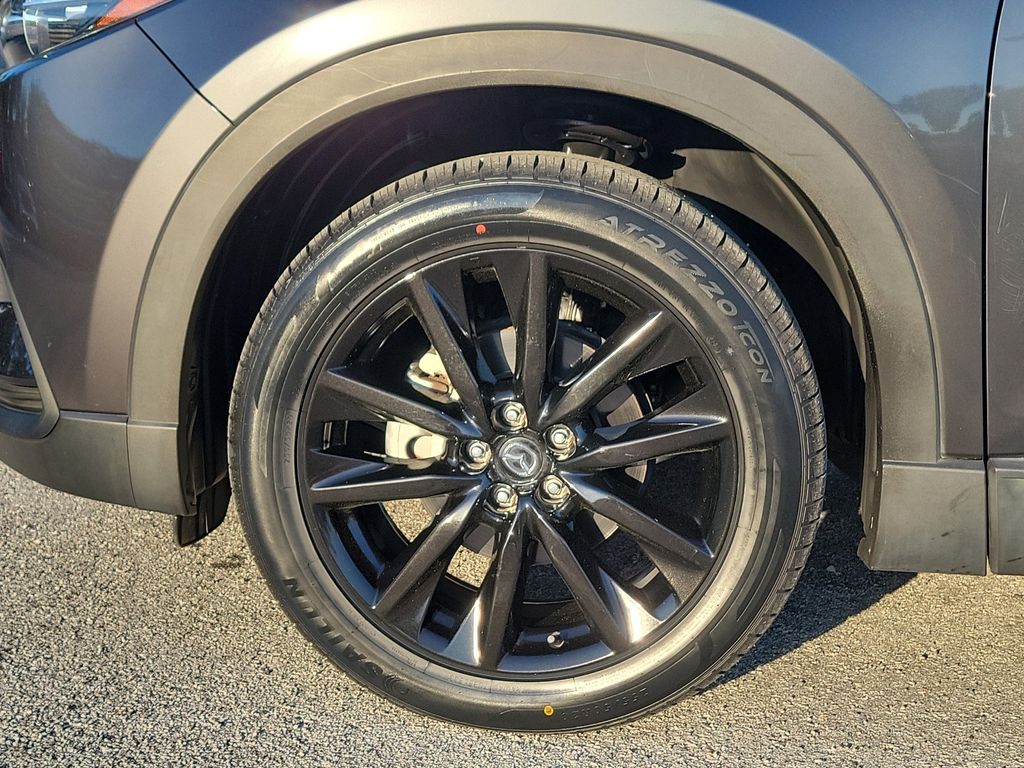 View vehicle photo 6