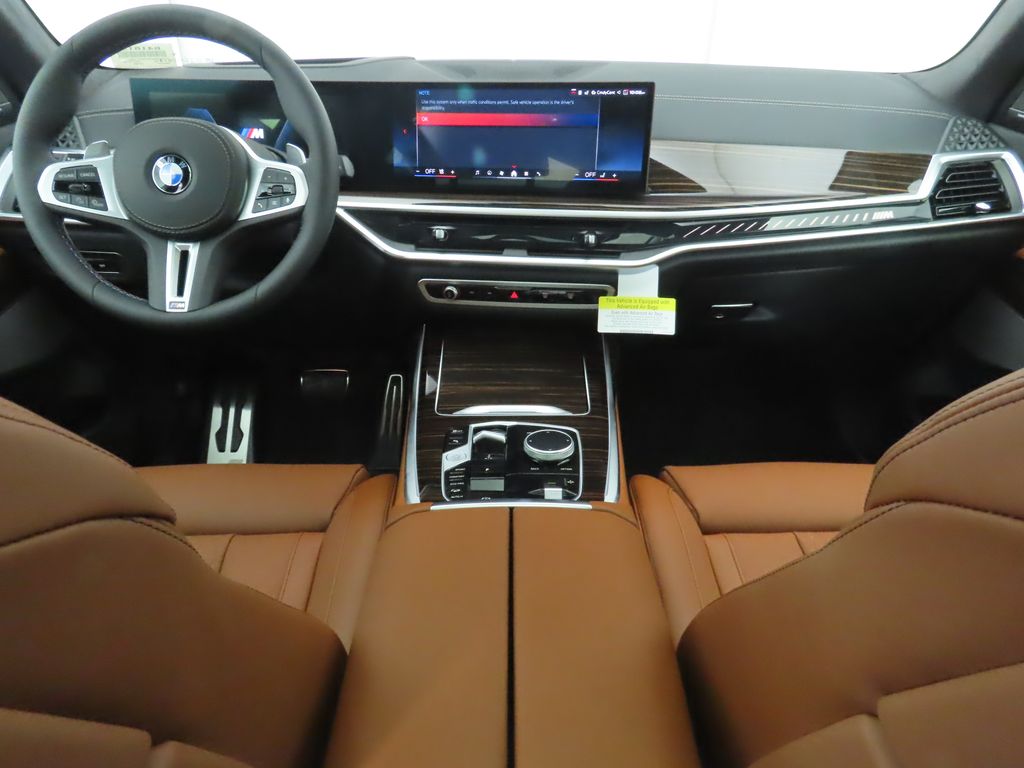 2025 BMW X7 M60i 13