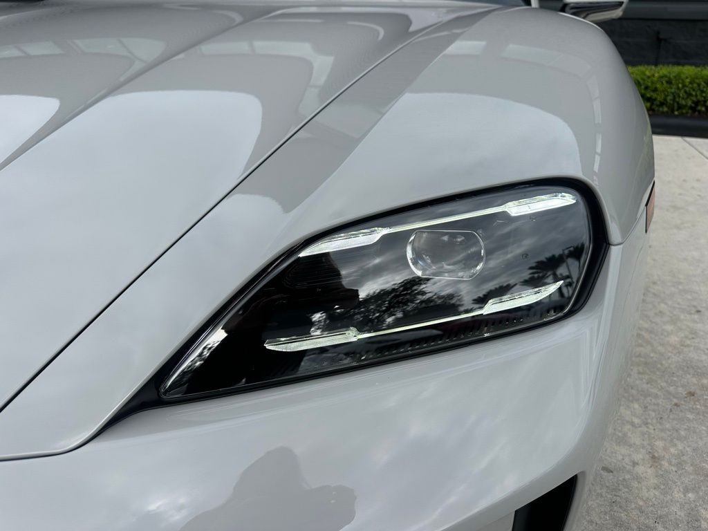 Thumbnail: 2026 Porsche Taycan - 13