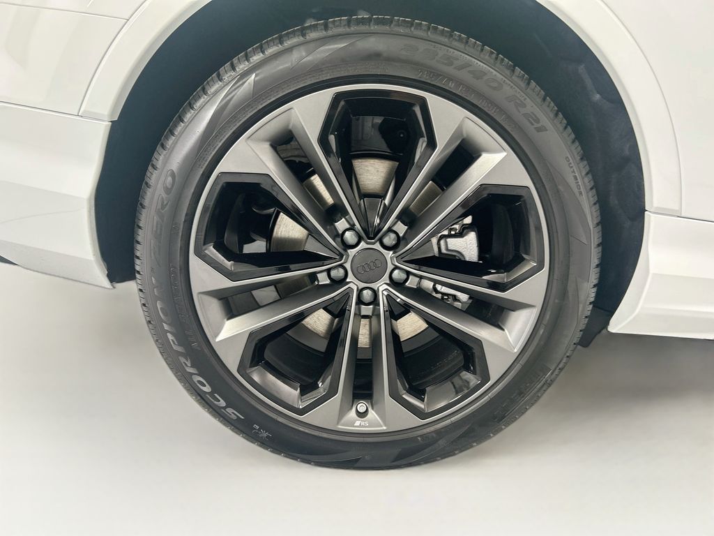 Thumbnail: 2026 Audi Q7 - 32