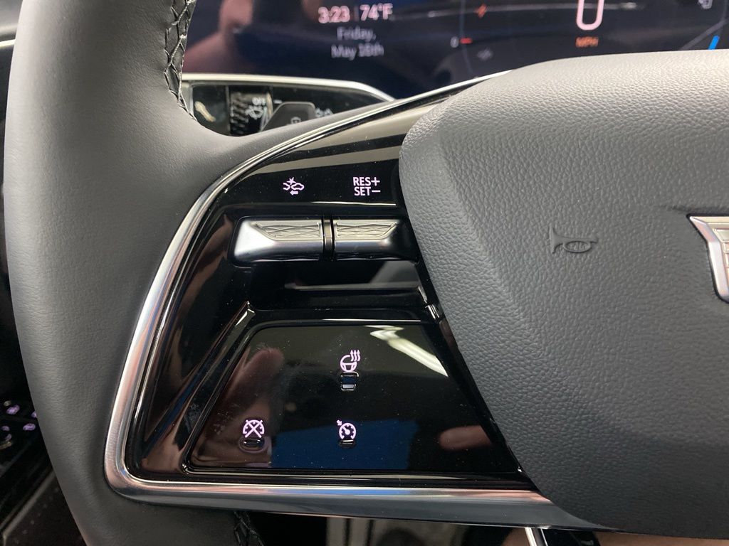 2025 Cadillac LYRIQ Luxury photo