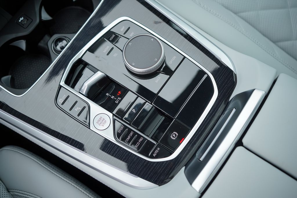 Thumbnail: 2026 BMW X5 - 18