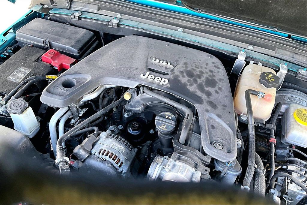 Used 2020 Teal Jeep Unlimited Sport image 35