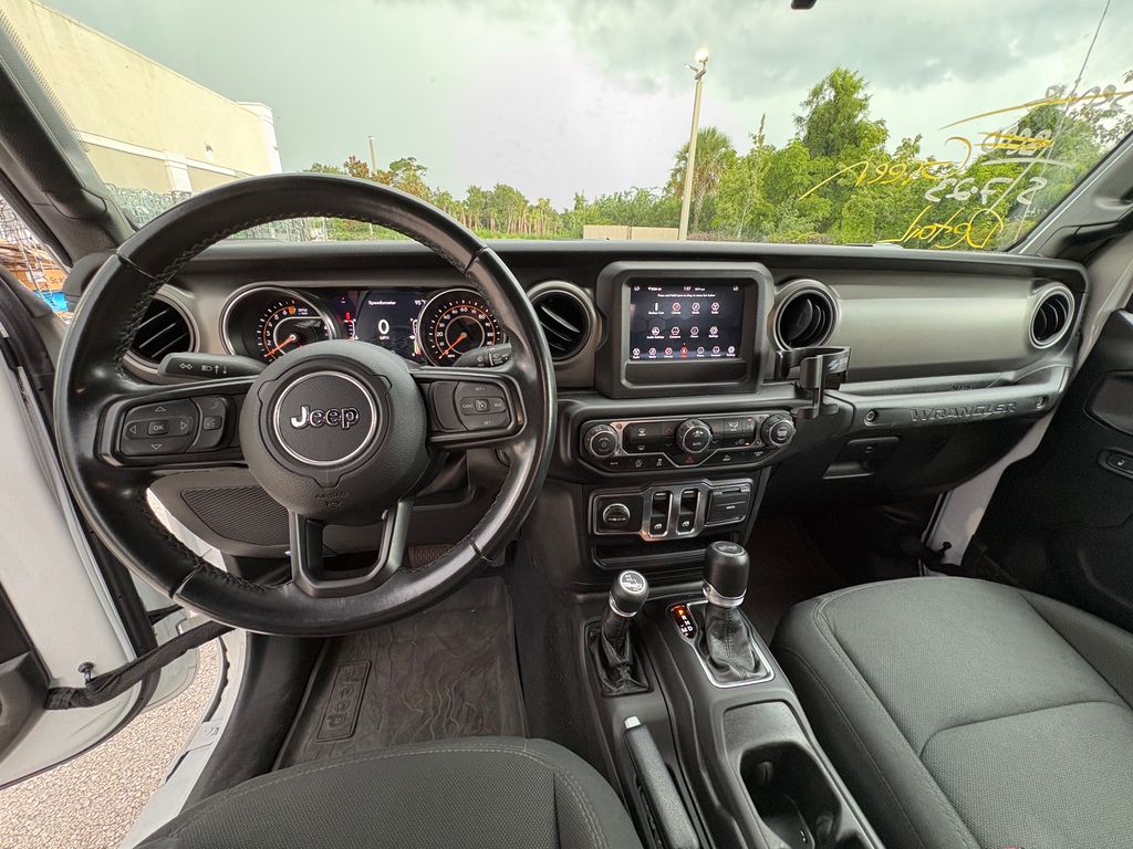 Used 2022 White Jeep Willys image 8