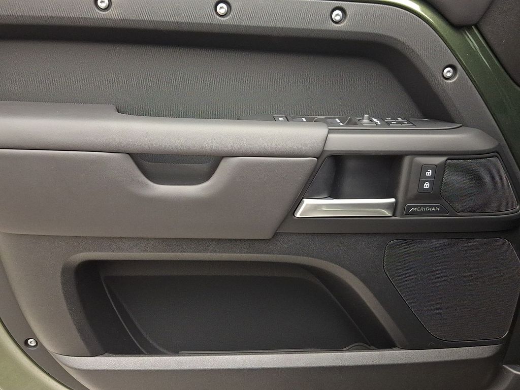 Thumbnail: 2026 Land Rover Defender - 8