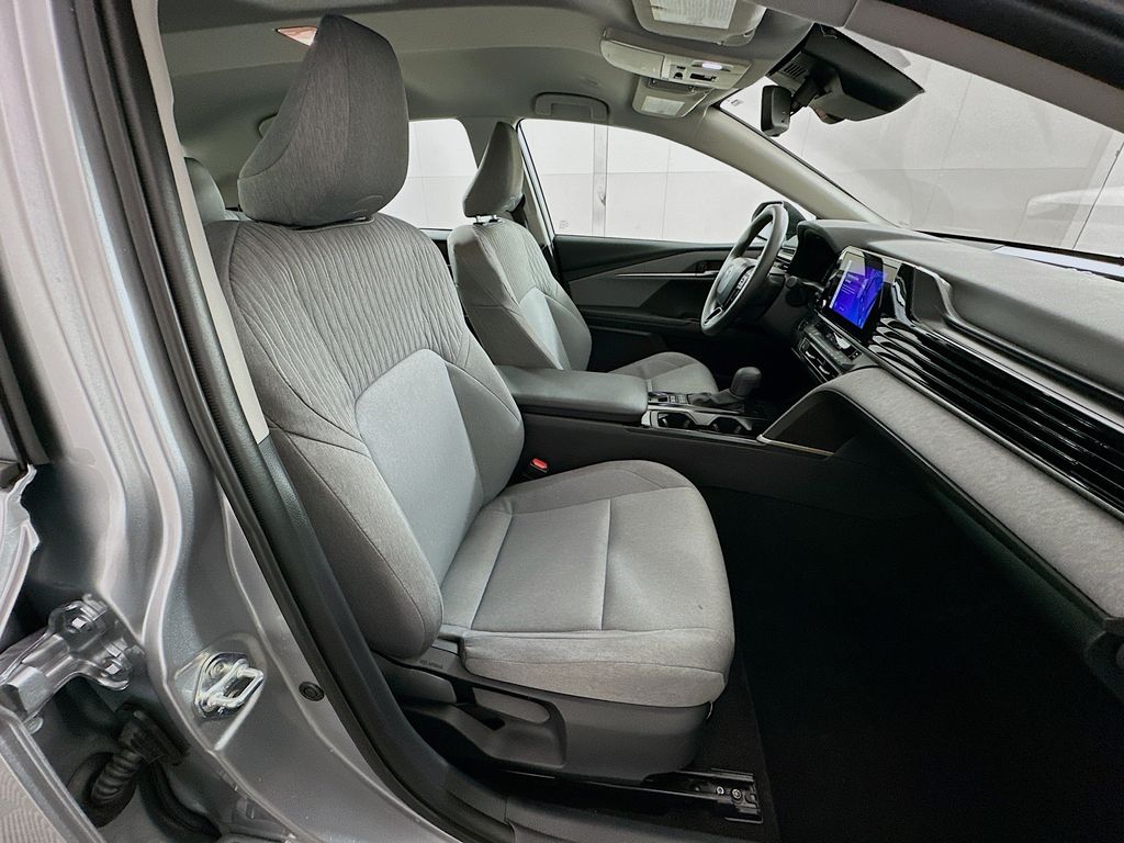 Thumbnail: 2025 Toyota Camry - 28