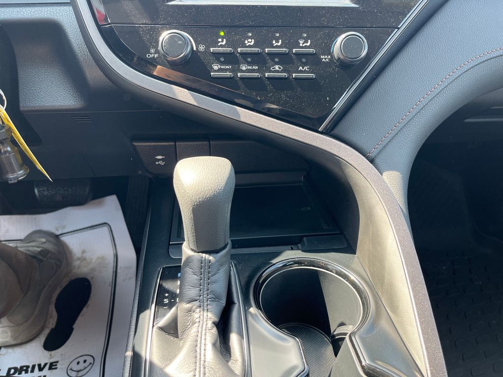 2019 Toyota Camry LE photo