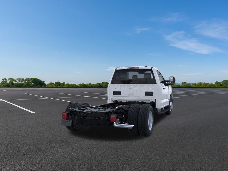 New 2025 Ford Super Duty F-350 Chassis Regular Cab (DRW) 169" Wheelbase XL