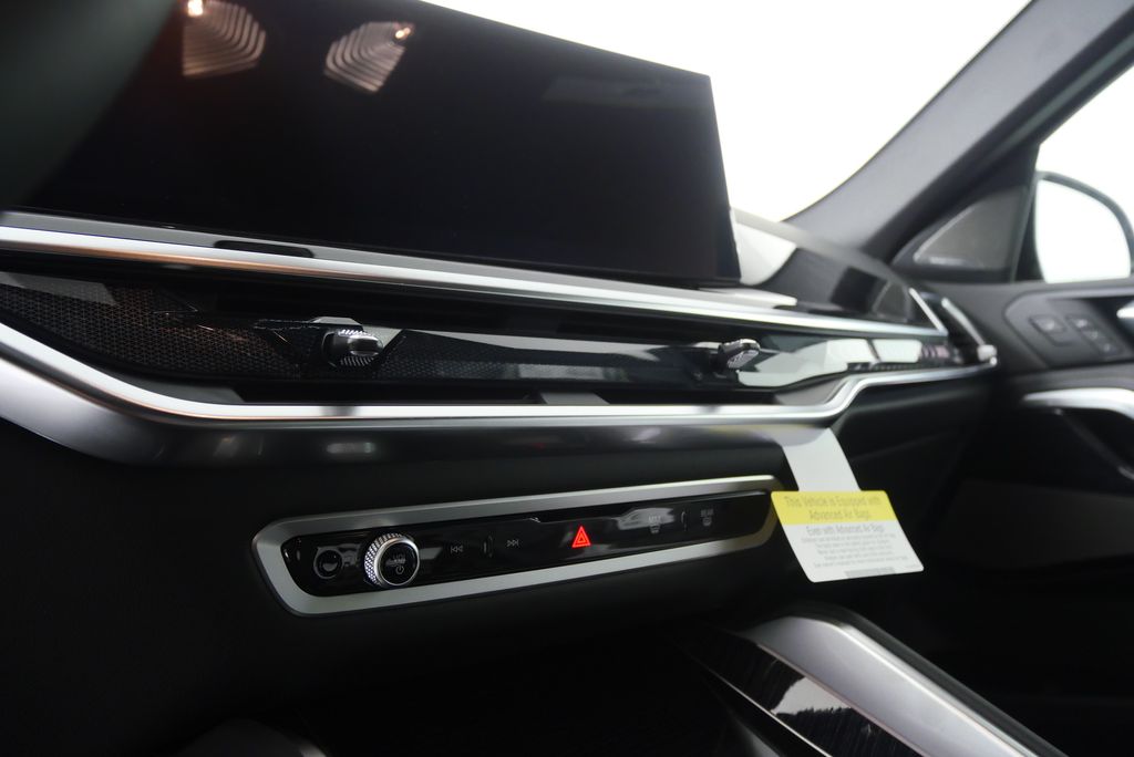Thumbnail: 2026 BMW X6 - 21