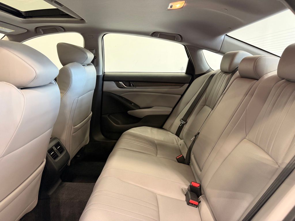 Thumbnail: 2018 Honda Accord - 21