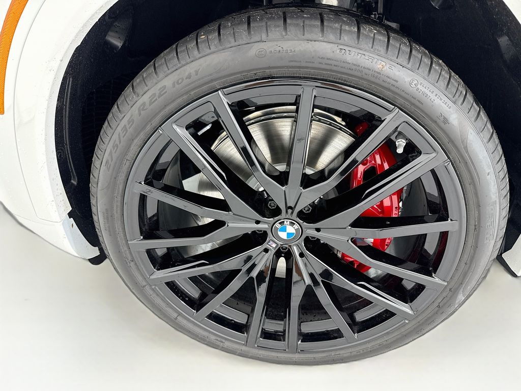 New 2027 White BMW M60i image 29