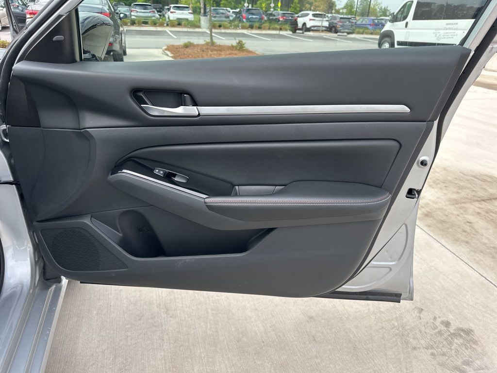 2024 Brilliant Silver Metallic Nissan Altima 2.5 SR AWD Sedan