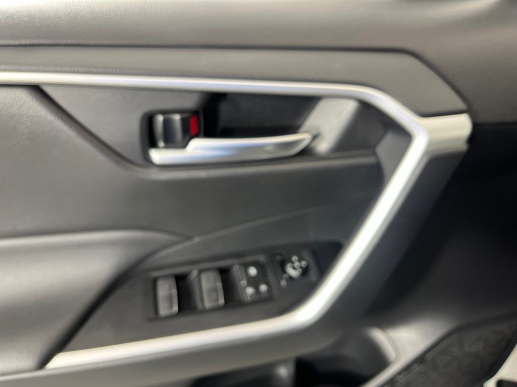 Thumbnail: 2023 Toyota RAV4 - 28