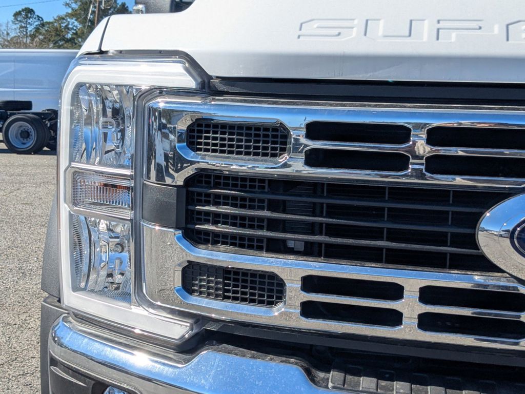 2025 Ford F-550 Chassis XL