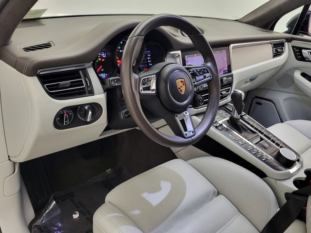 Thumbnail: 2021 Porsche Macan - 28