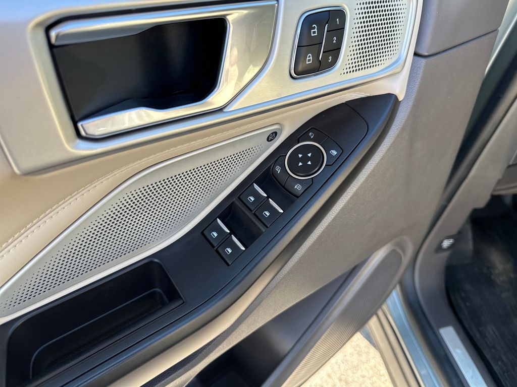 Used Car 2020 Ford Explorer  Platinum For Sale Under $30,000 In Austin, Texas