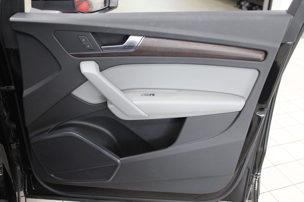 2022 Audi Q5 e Premium 28