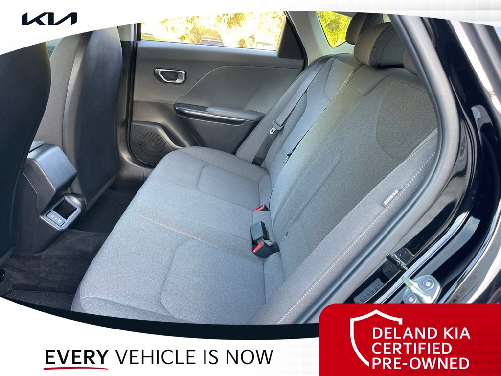 2025 Kia K4 LXS - Photo 30