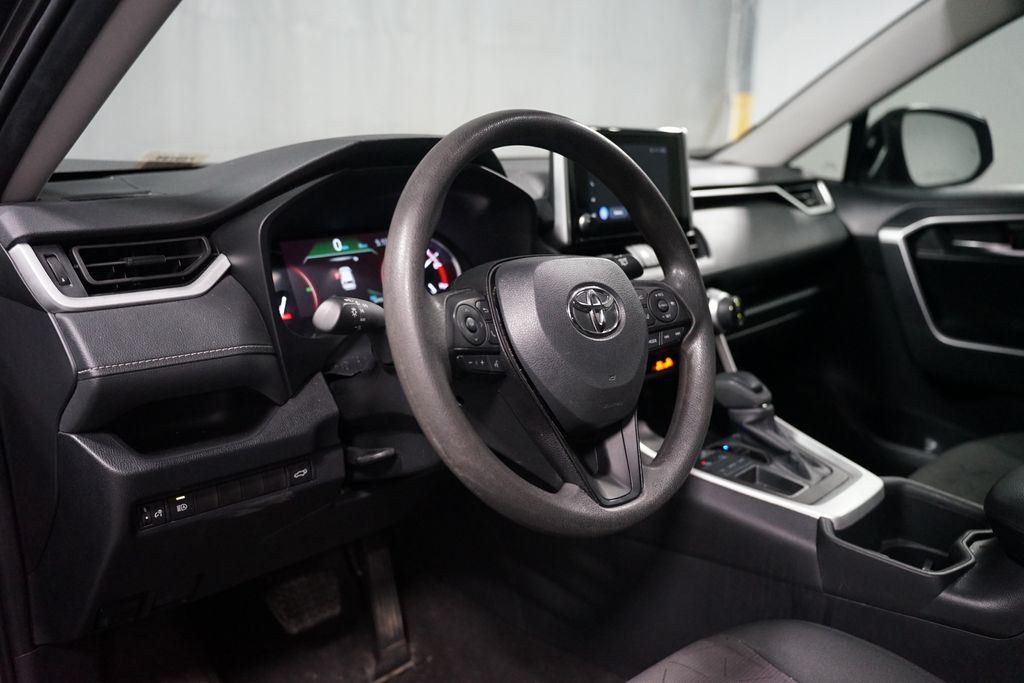 Thumbnail: 2024 Toyota RAV4 - 6