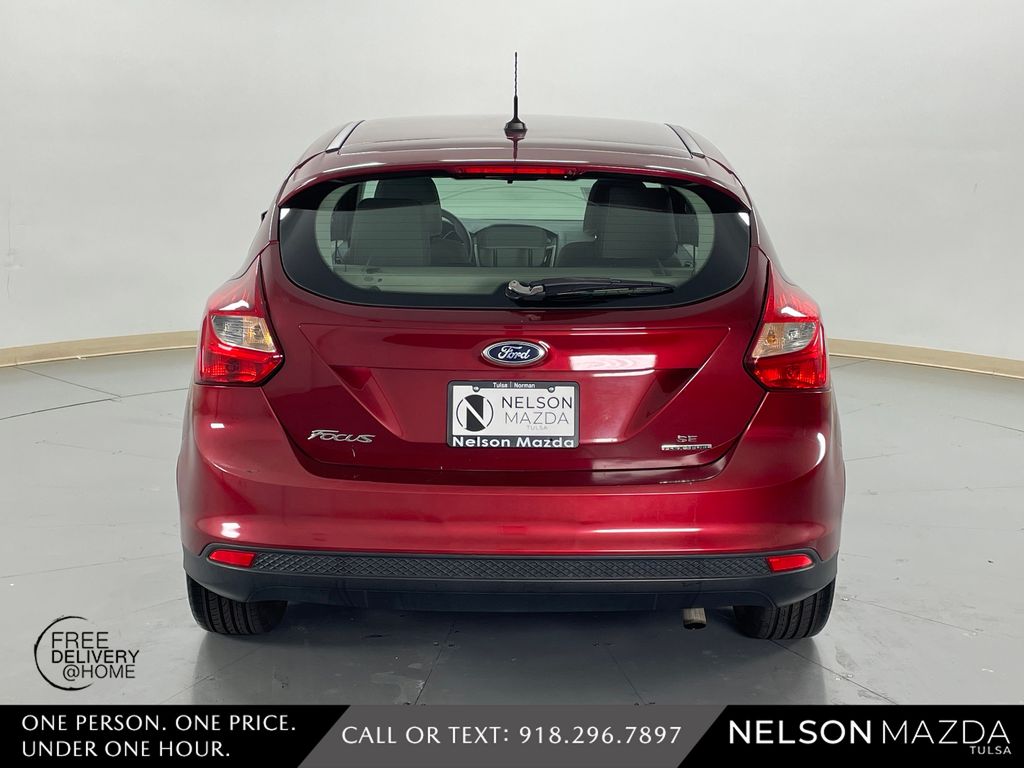 Used 2014 Red Ford SE image 7