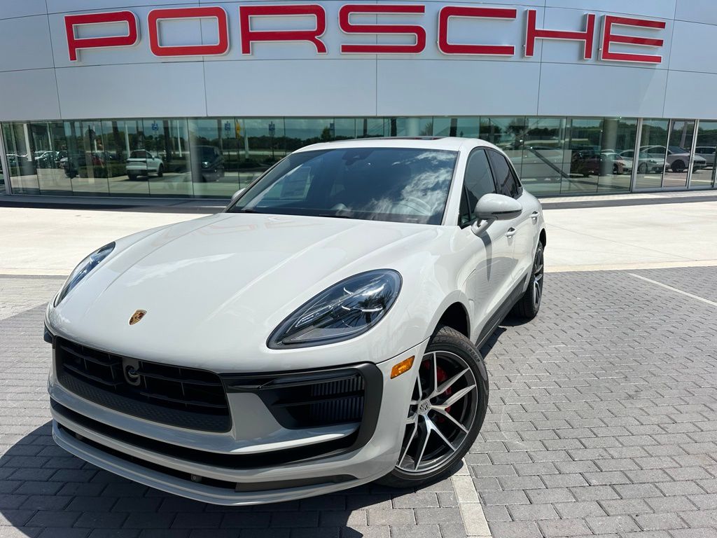 Thumbnail: 2025 Porsche Macan - 1