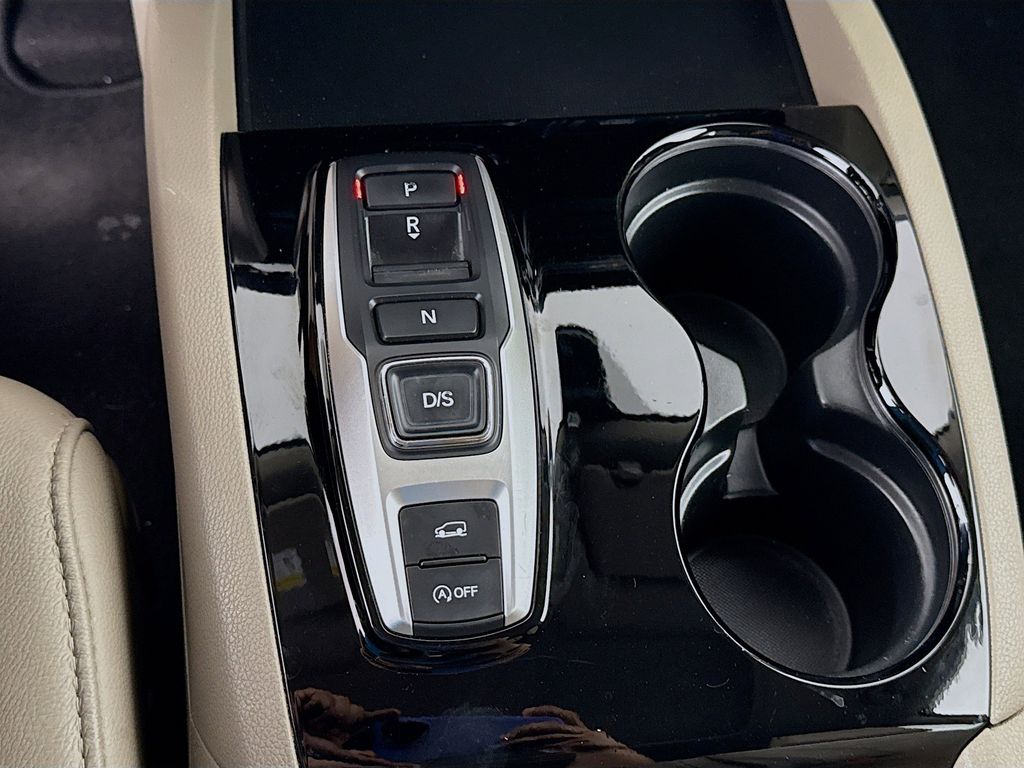 Thumbnail: 2017 Honda Pilot - 17
