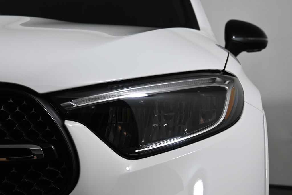 Thumbnail: 2026 Mercedes-Benz GLC - 10