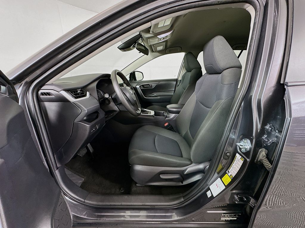 Thumbnail: 2025 Toyota RAV4 - 20