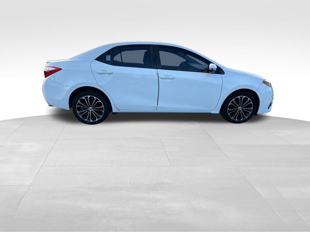 2014 Toyota Corolla S 9