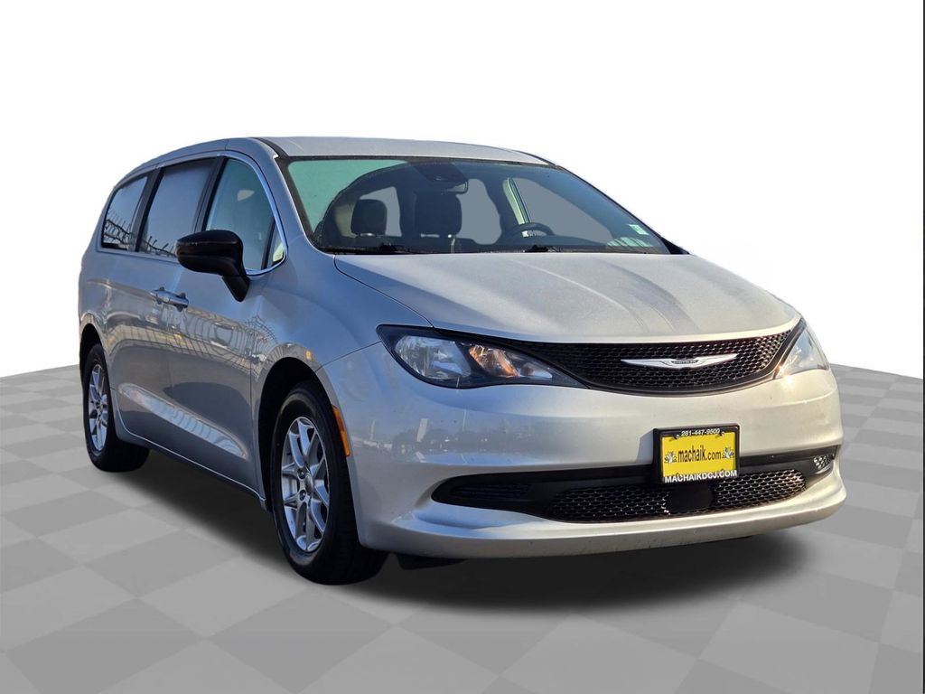 2024 Chrysler Voyager LX - 2