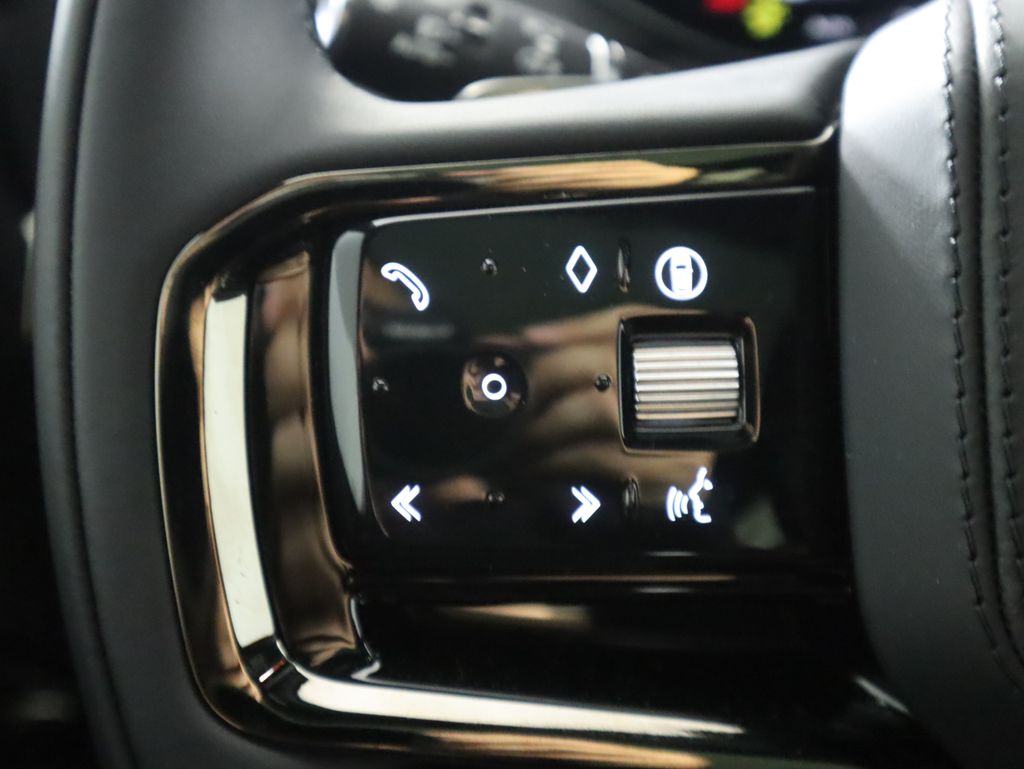 Thumbnail: 2025 Land Rover Range Rover Sport - 12