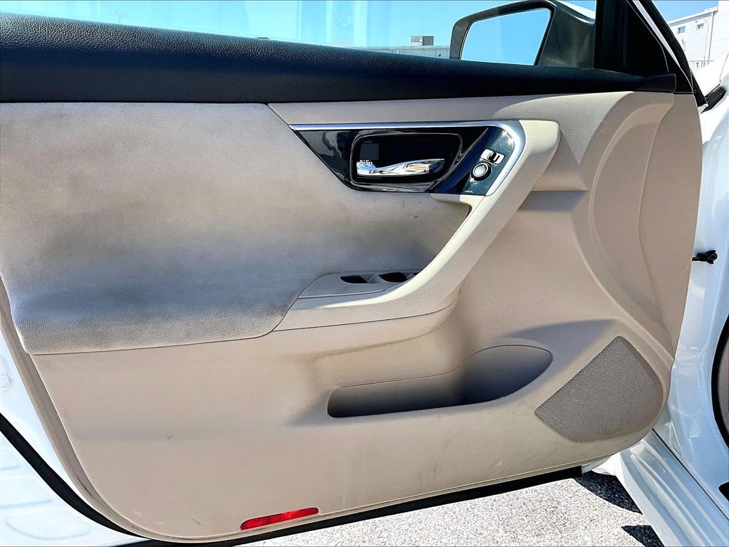 2014 Nissan Altima — photo 9