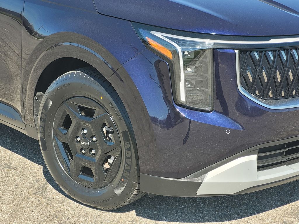 Used 2025 Blue Kia LXS image 9